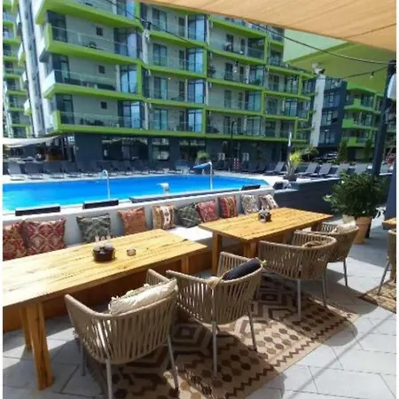 Bellview - Pool & Langa Mare Năvodari