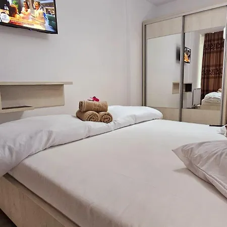 Apartament Bellview - Pool & Langa Mare