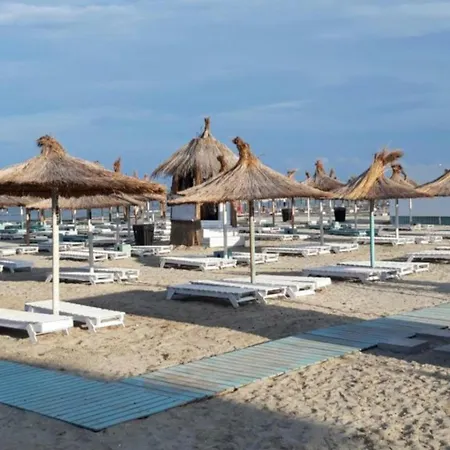 Apartament Bellview - Pool & Langa Mare *